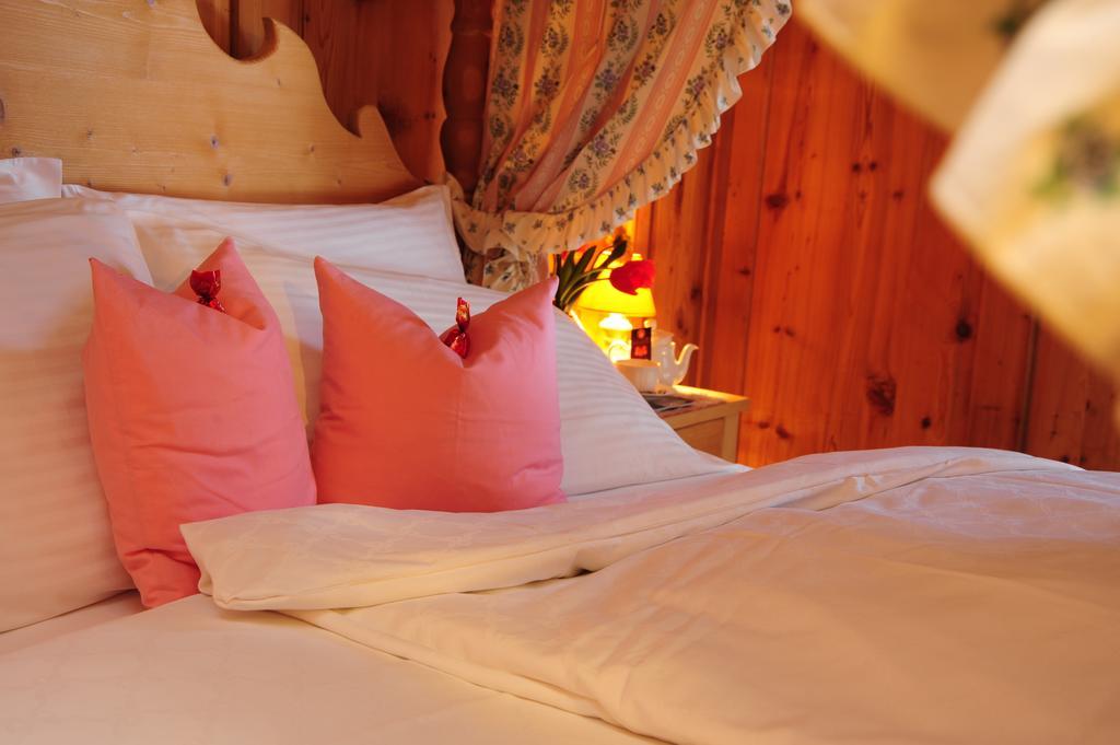 Chalet Alpenrose Bio Wellness Naturhotel Cogolo Quarto foto